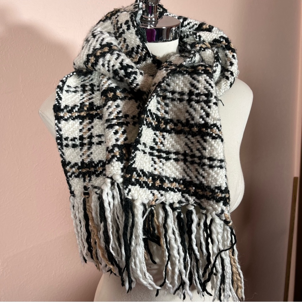 Liz Claiborne Vintage 90’ Chunky thick Knit Plaid Wool Winter long skinny scarf